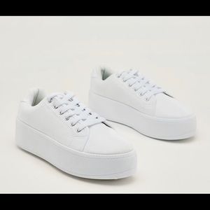 💋1 DAY SALE💋 ❤️SODA CANVAS OFF WHITE SNEAKERS